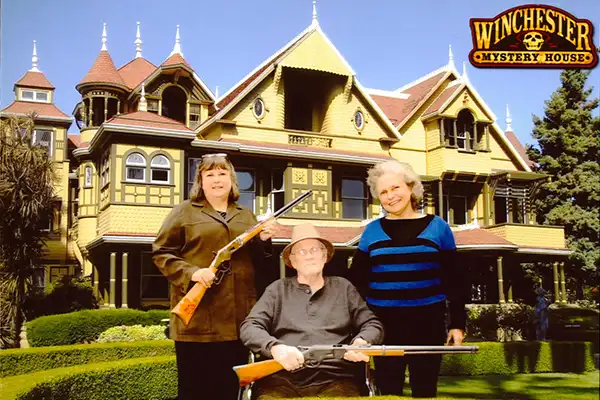 Peter and his family in front of the Winchester Mystery House