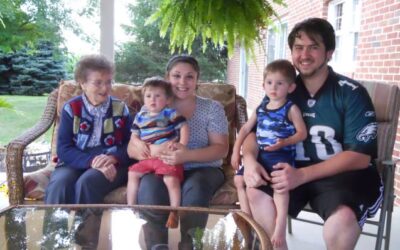 Phyllis Reunites with Family in Phoenix