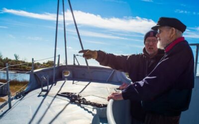 Morris Visits USS Hazard Minesweeper