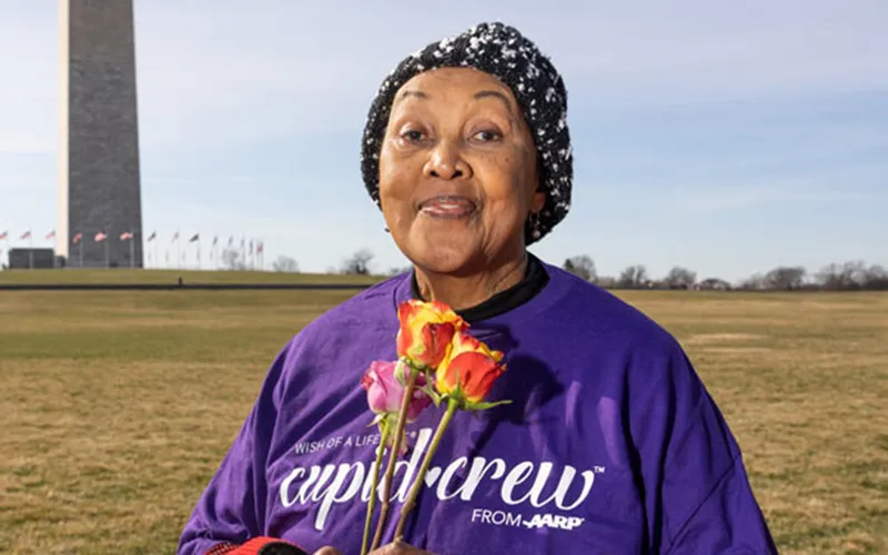 Senior Volunteer giving back